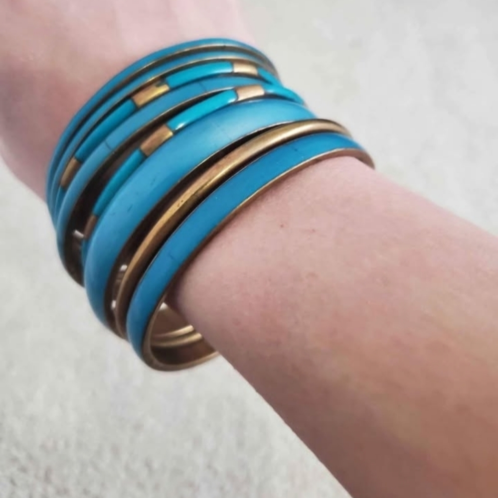 Elegant Turquoise and Gold Bangle Bracelet Set